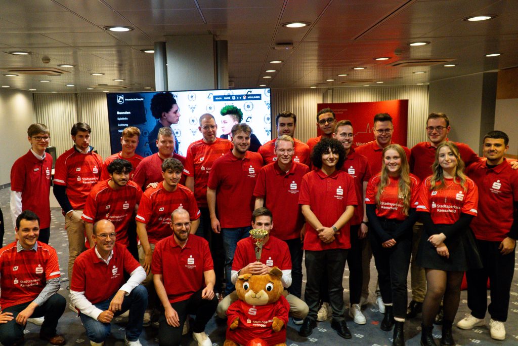 DSC03151 Alle Spieler und Spielerinnen beim Showmatch der Sparkassen