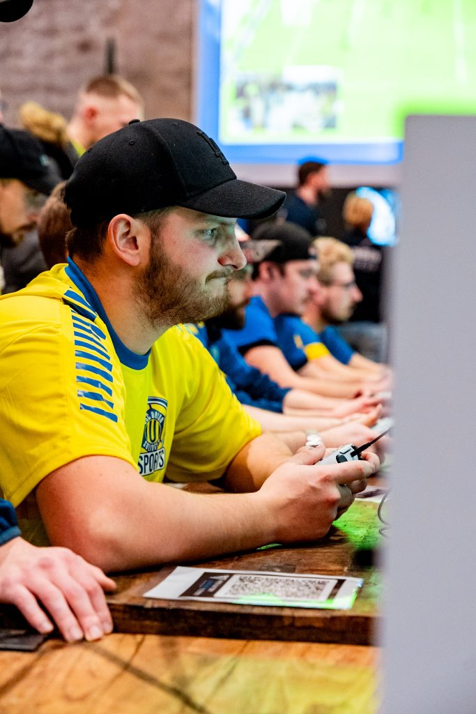 2058F6~1 Union Solingen im Showmatch der E-Sport Convention