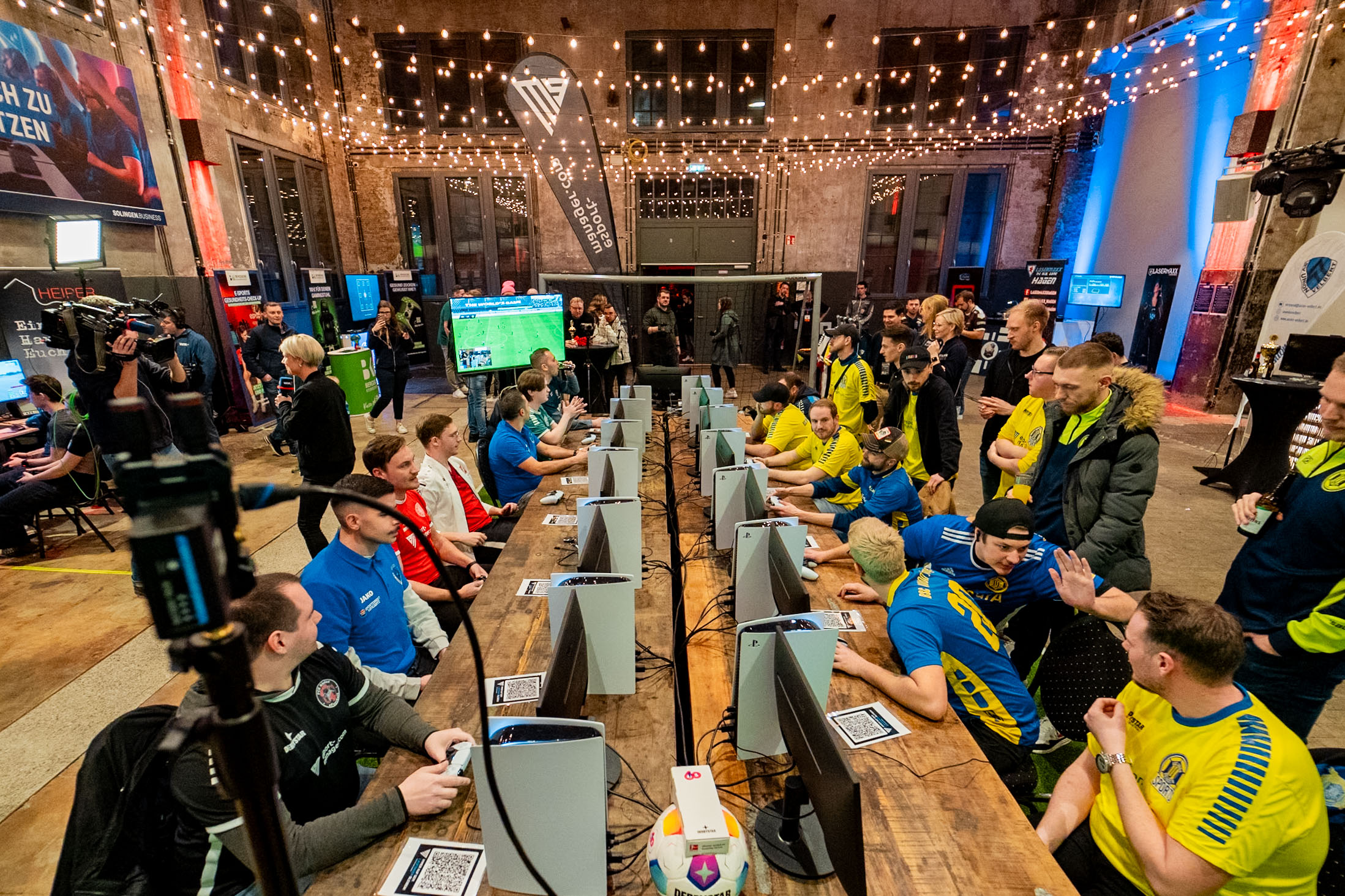 Die eFußball-Arena bei der E-Sport-Convention während des Spiels zwischen dem BSC Union Solingen und der Auswahlmannschaft der ProLeague