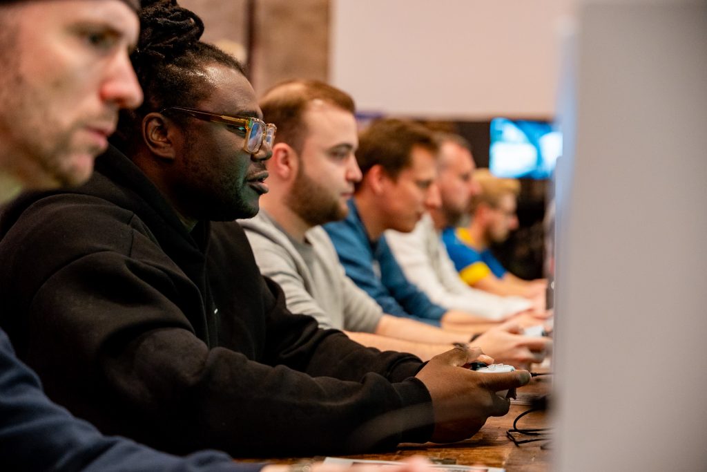 20E4D6~1 Spieler und Spielerinnen auf der E-Sport Convention