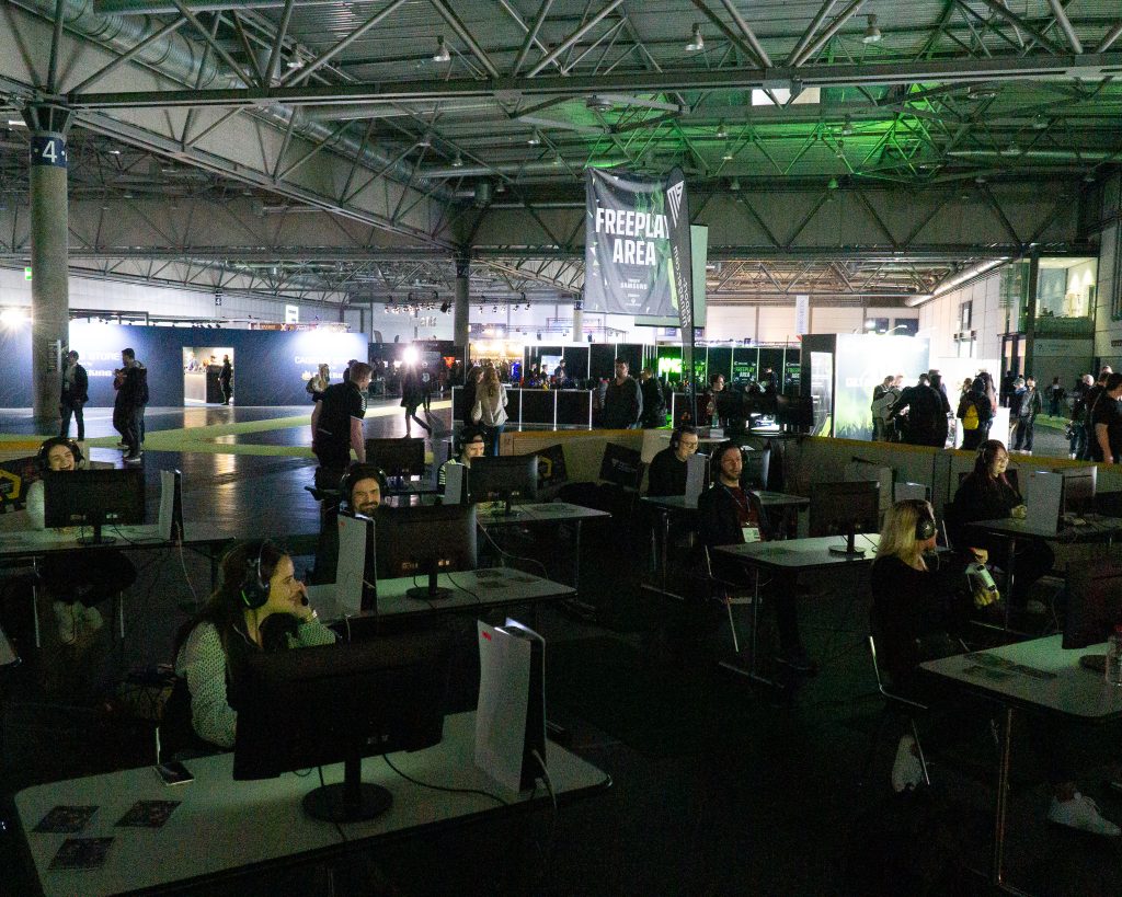 DSC04374 Digitaler Mannschaftssport in der eFußball-Arena auf der CAGGTUS 2023