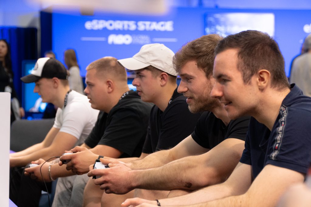 DSC05799 Die eFußball-Arena auf der FIBO 2024 war stets ausgelastet