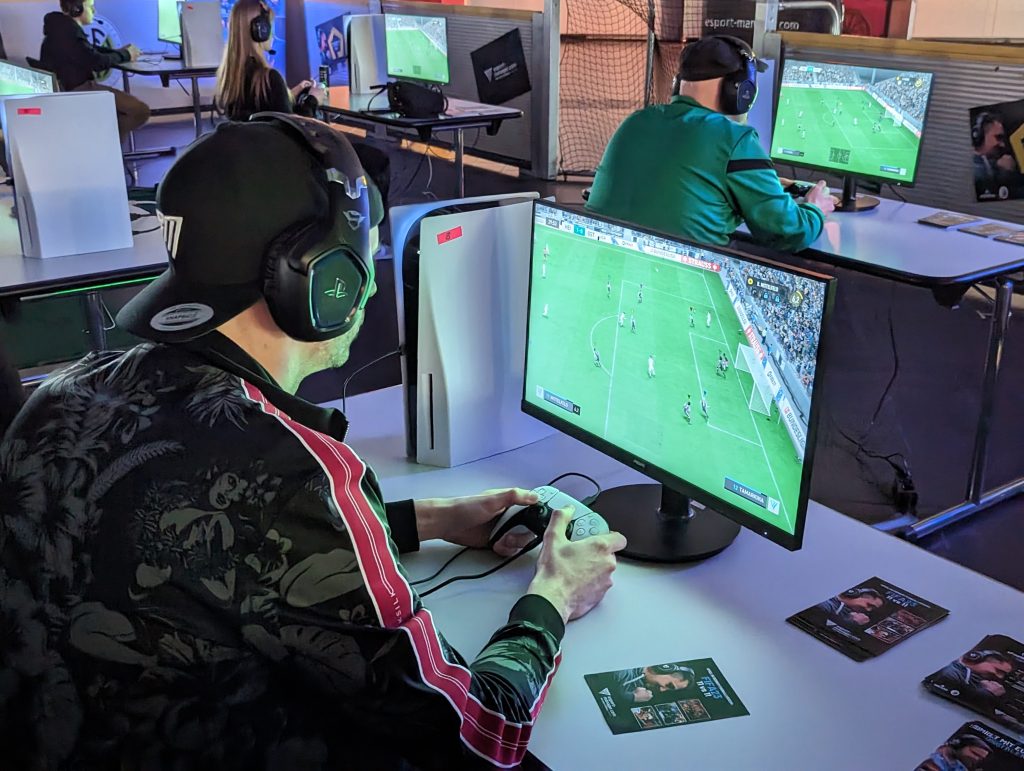 caggtus-1 Digitaler Mannschaftssport in der eFußball-Arena auf der CAGGTUS 2023