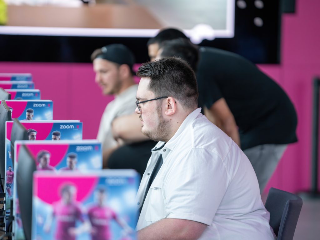 Telekom eSport Cup 2024 by esport-manager (4) Spieler beim Netzwerkevent der Telekom in Köln