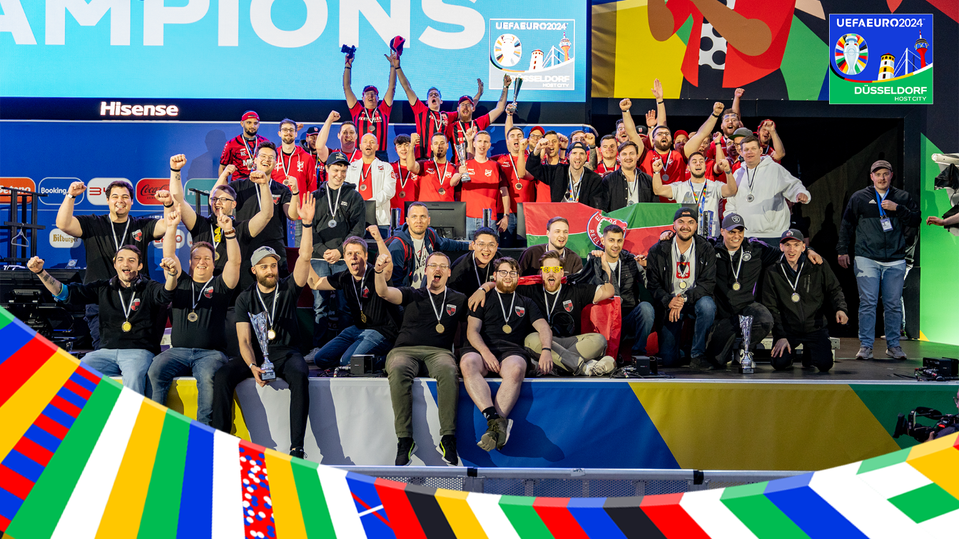 Alle Spieler beim EURO 2024 Festival eFußball Masters in der Fan Zone Burgplatz in Düsseldorf