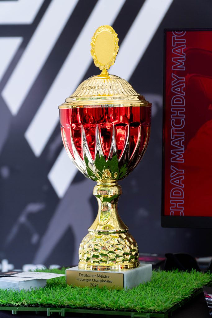 gamescom-festival-58 Der Pokal des deutschen Meisters in der eFußball-Arena beim gamescom city festival