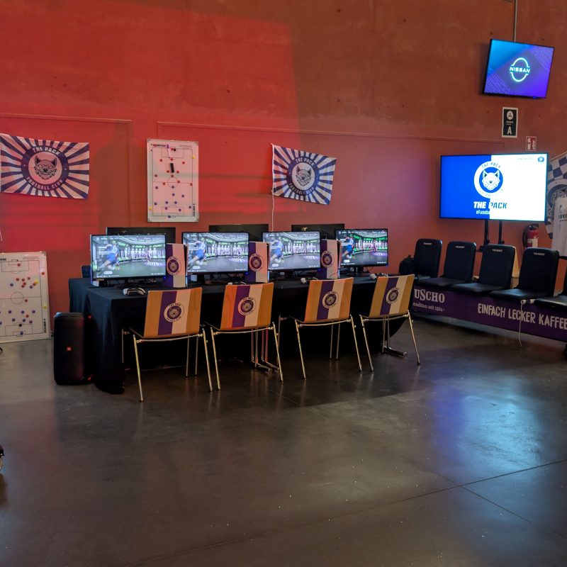 Die eFußball-Arena bei der Icon League in Berlin.