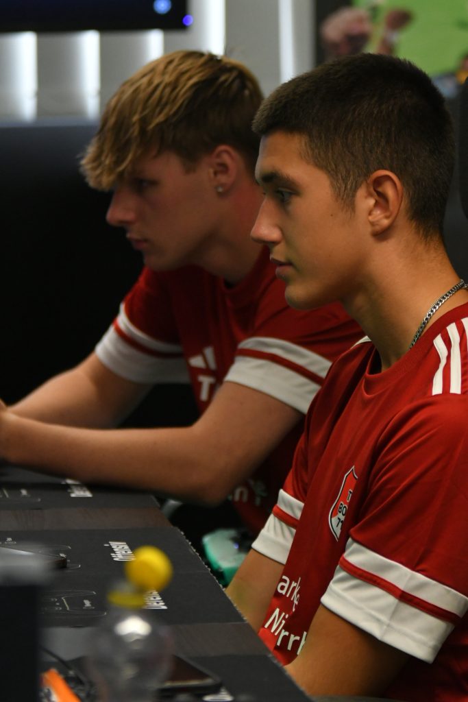 DSC_5033 Zwei Borther Spieler an Gameday #1 in der E-Sport Lounge in Solingen.