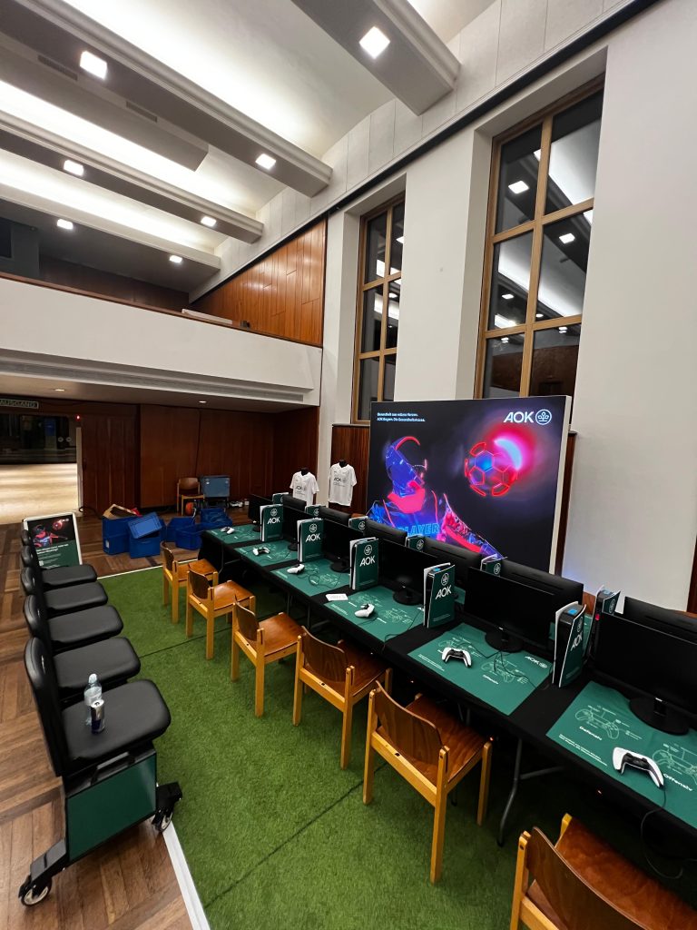 Schweinfurt_Stand_3 Die eFußball-Arena der AOK Roadshow.