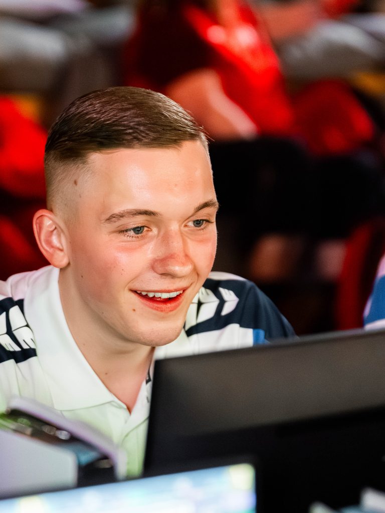 2026-02-27-bergisch-masters-vereine-highlights-19 Große Freude bei einem Spieler des TSV Beyenburg beim Bergisch Masters 2026.